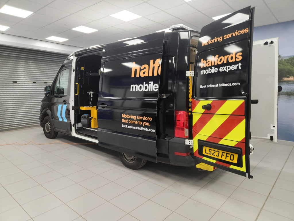 lithium power solution for on board power vehicle halfords